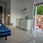 Malaga Sunshine Rentals - Studio Buenavista - 5 Minute Drive To The Beach - Stunning Sunset